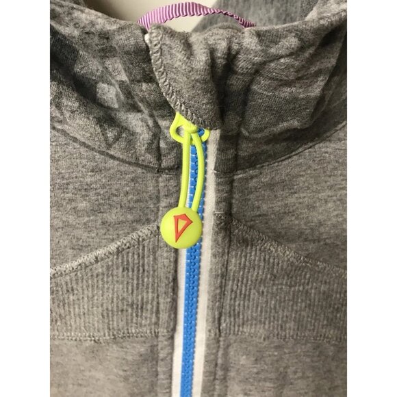 EUC Ivivva Gray Geometric Blue Zip Up Hooded Sweatshirt Girls Size 8 - Picture 4 of 8